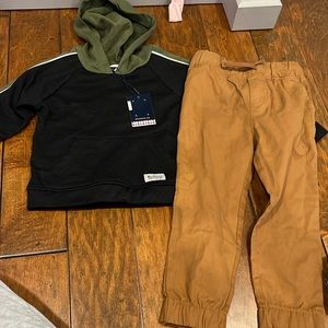 Ben Sherman size 4 kids two piece set Green white black hoodie with khaki jogger